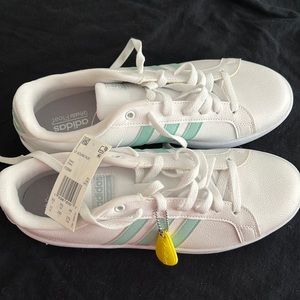 adidas Women's Cf Advantage Sneaker, White/ash Green/Light Granite, 11